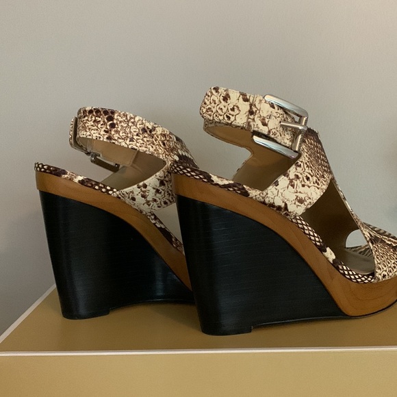 Michael Michael Kors JOSEPHINE WEDGES WOMENS LEATHER SNAKE PRINT Sz 7.5 - Picture 11 of 13